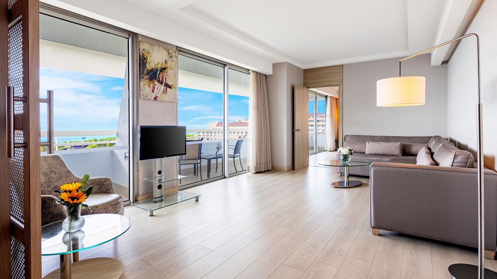 rooms-deluxe-family-suit