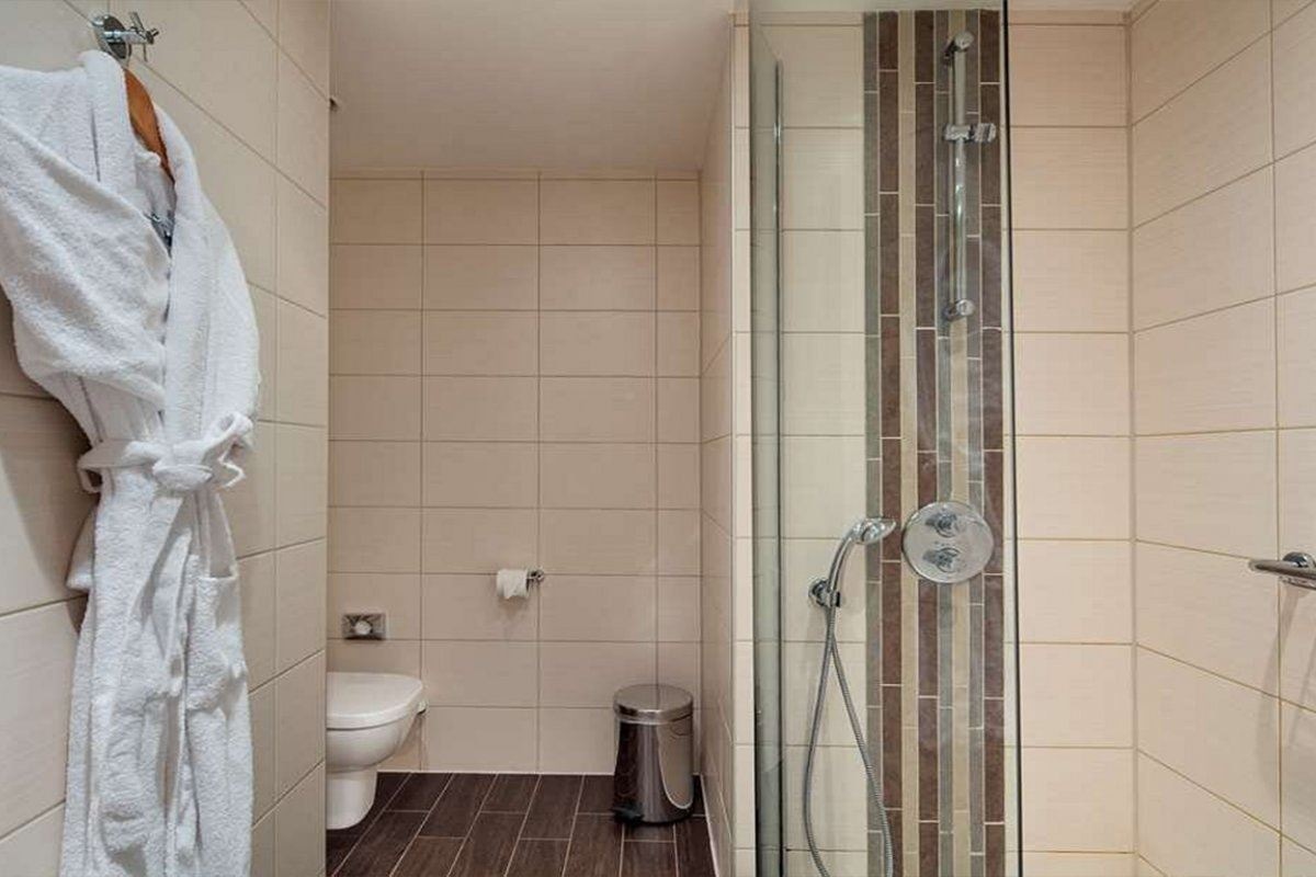 rooms-standard-room-sea-view-dbl-with-balcony--king