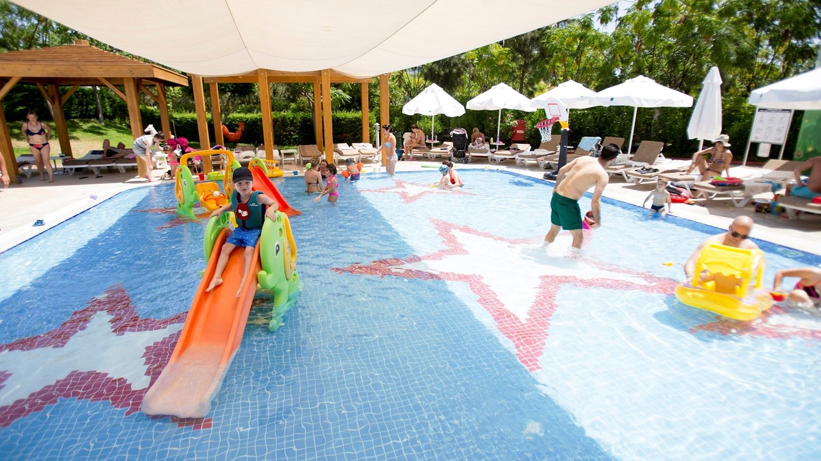 pools-outdoor-childrens-pool