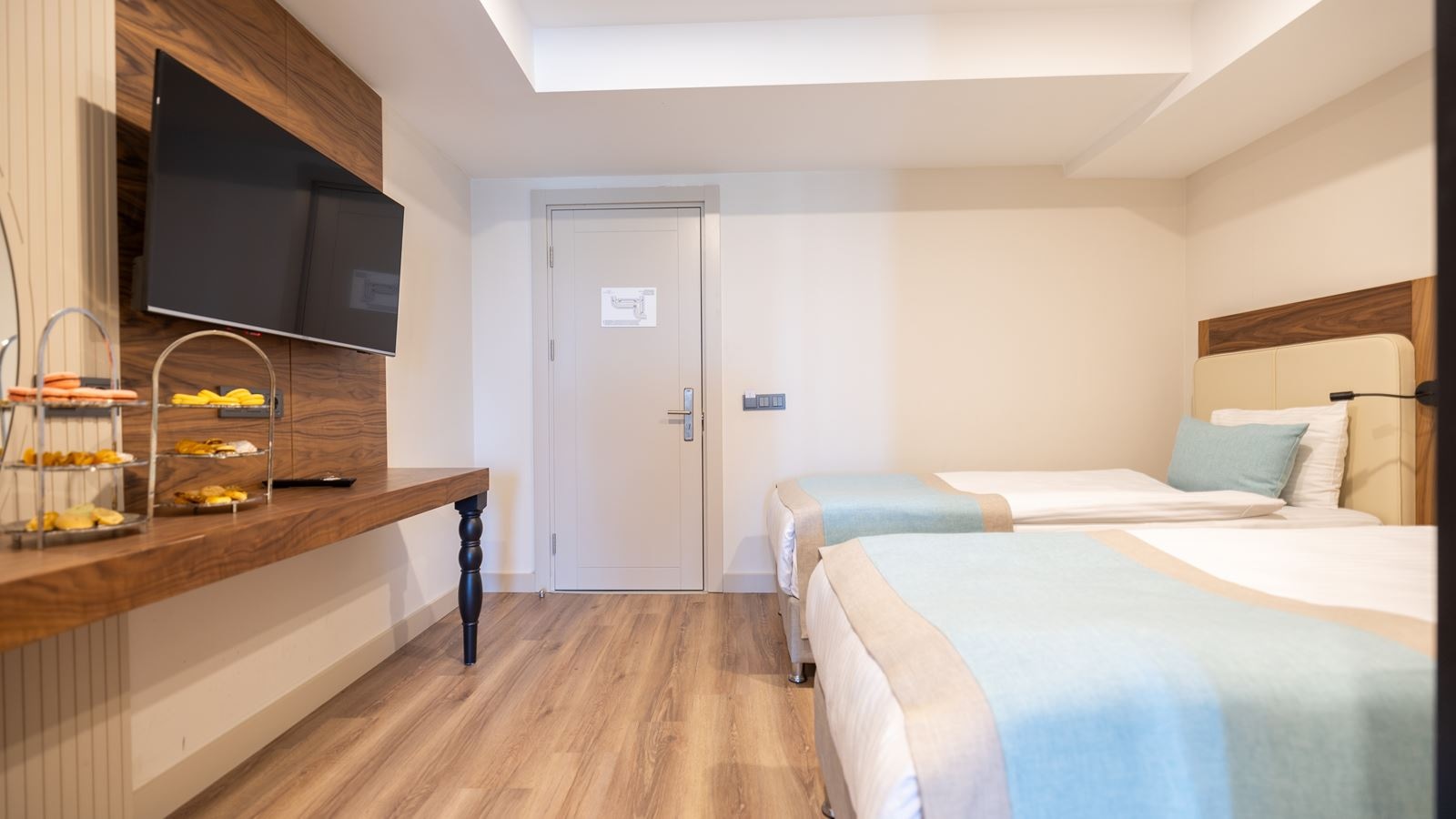 rooms-family-room-with-land-view