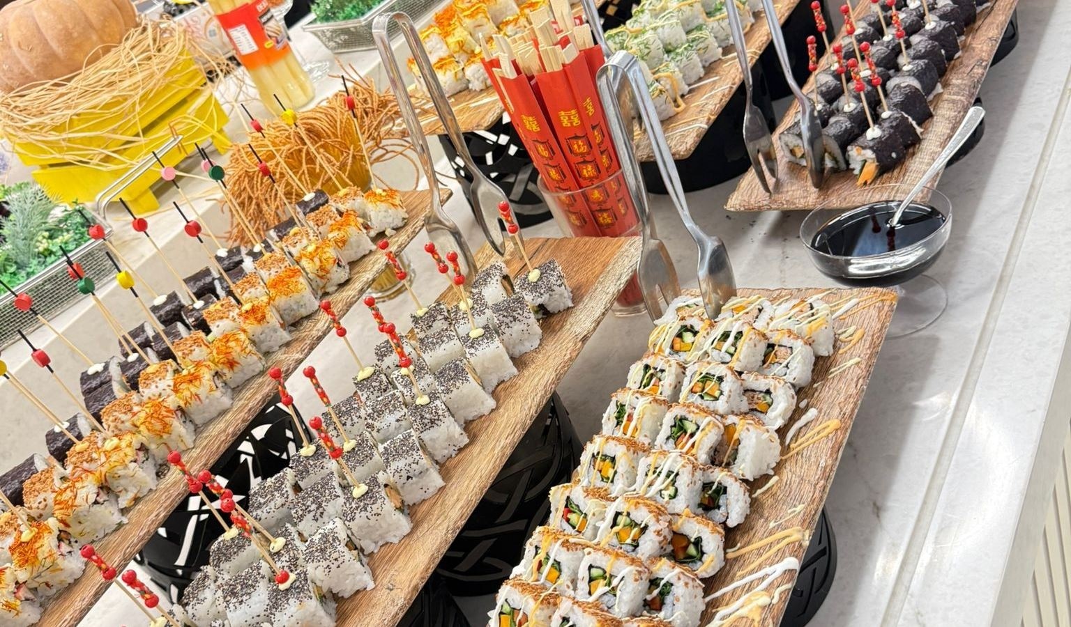 restaurants-moon-main-restaurant