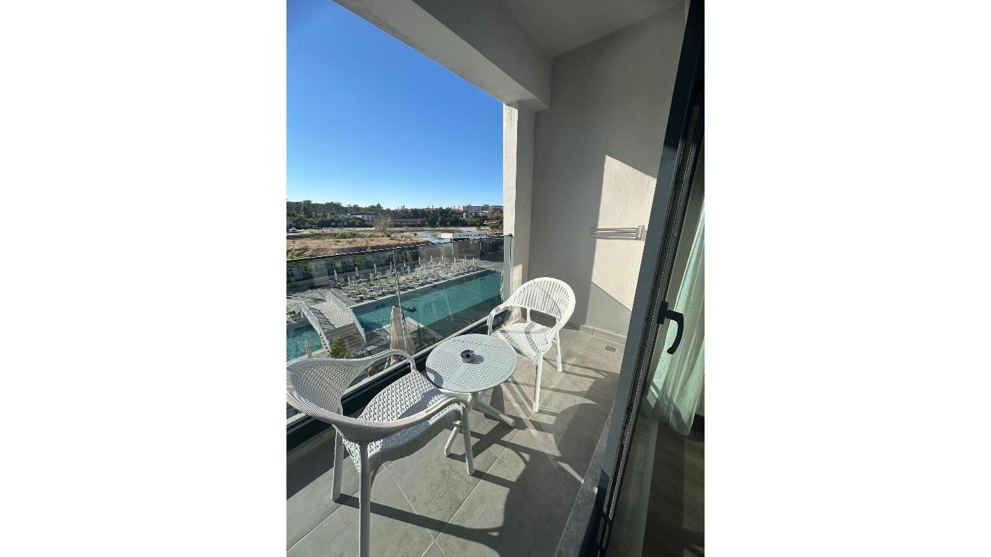 rooms-std-room-with-pool-view