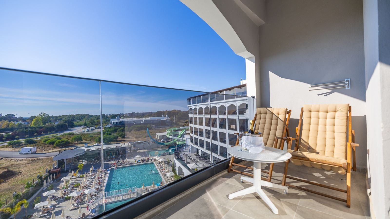rooms-std-room-with-pool-view
