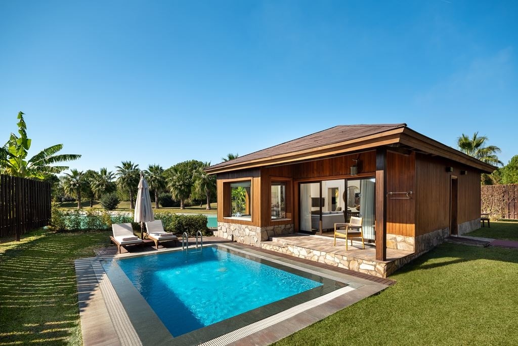 rooms-beach-villa-with-pool