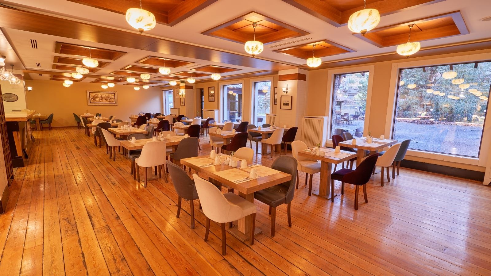 restaurants-restaurant