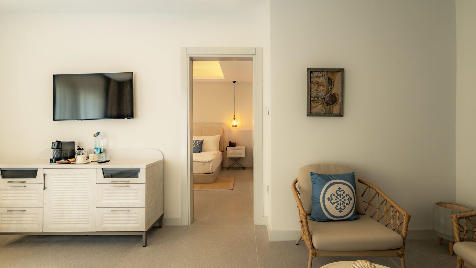 rooms-junior-suite-private-terrace-with-jacuzzi