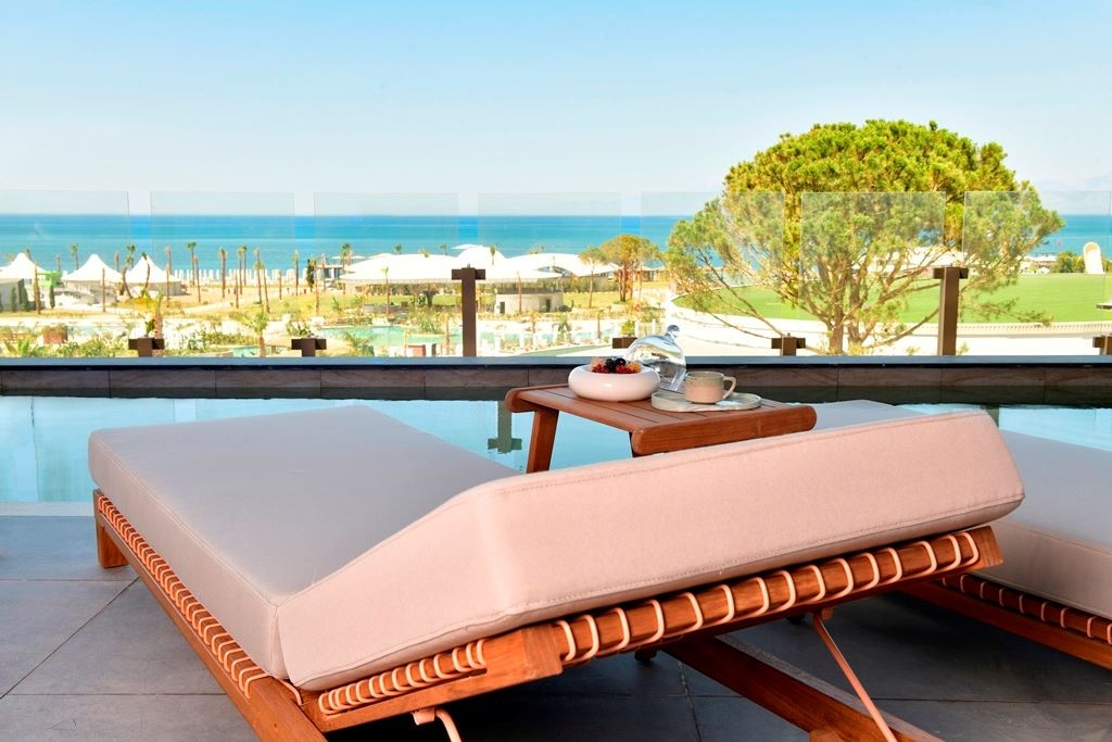 rooms-superior-jacuzzi-swim-up-infinity-sea-view