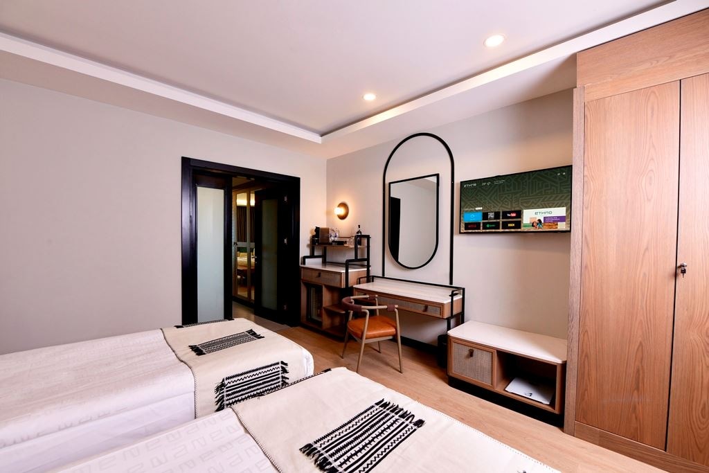 rooms-family-suite-ground-floor-garden-view