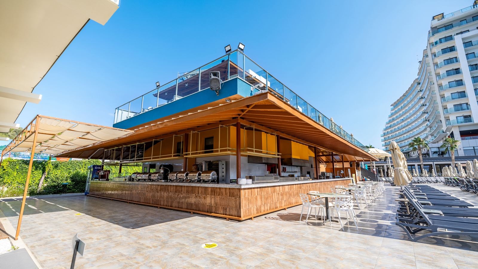 bars-booze-and-snack-pool-bar