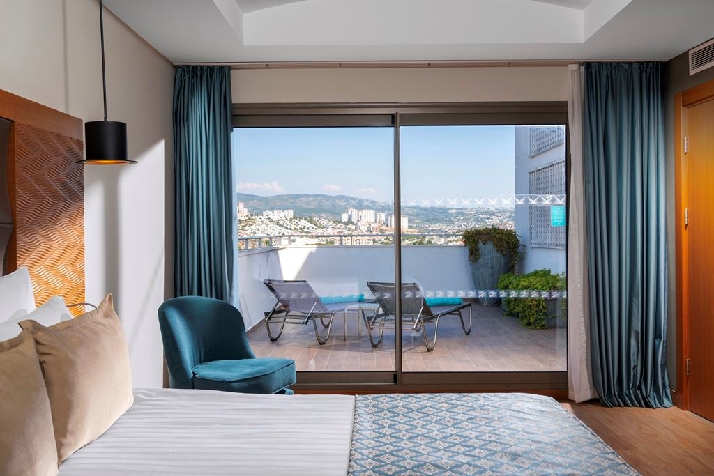rooms-corner-suite-side-sea-view