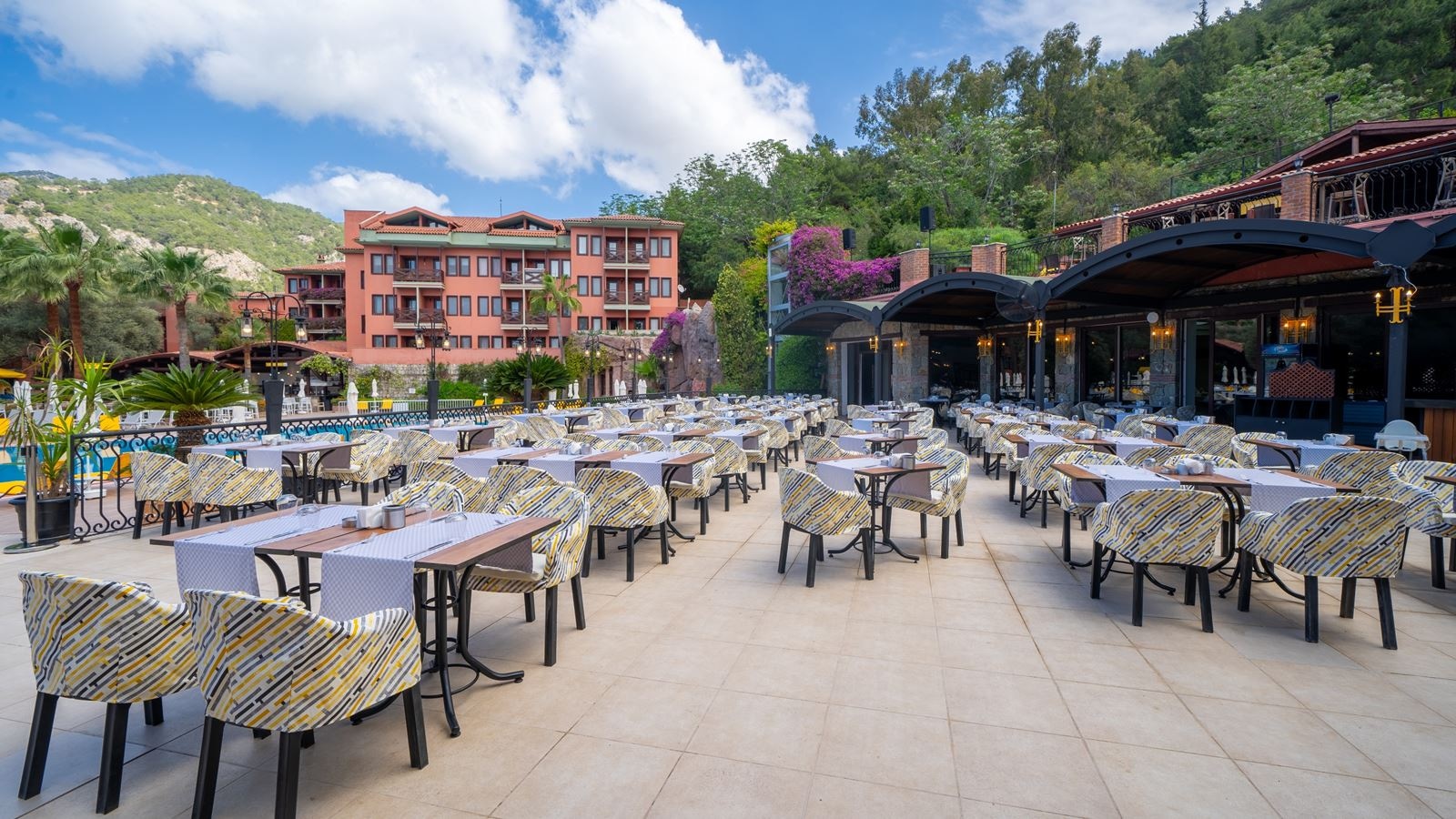 restaurants-myra-main-restaurant