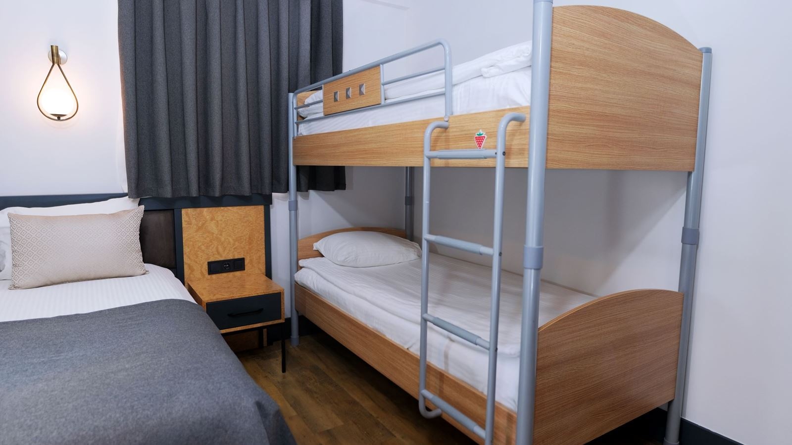 rooms-family-room-bunk-bed