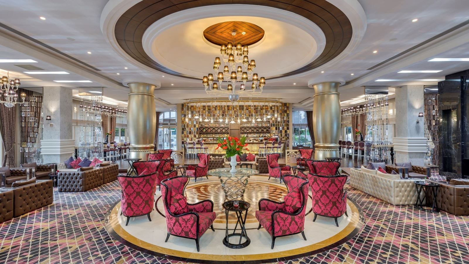 bars-deluxe-lobby-bar