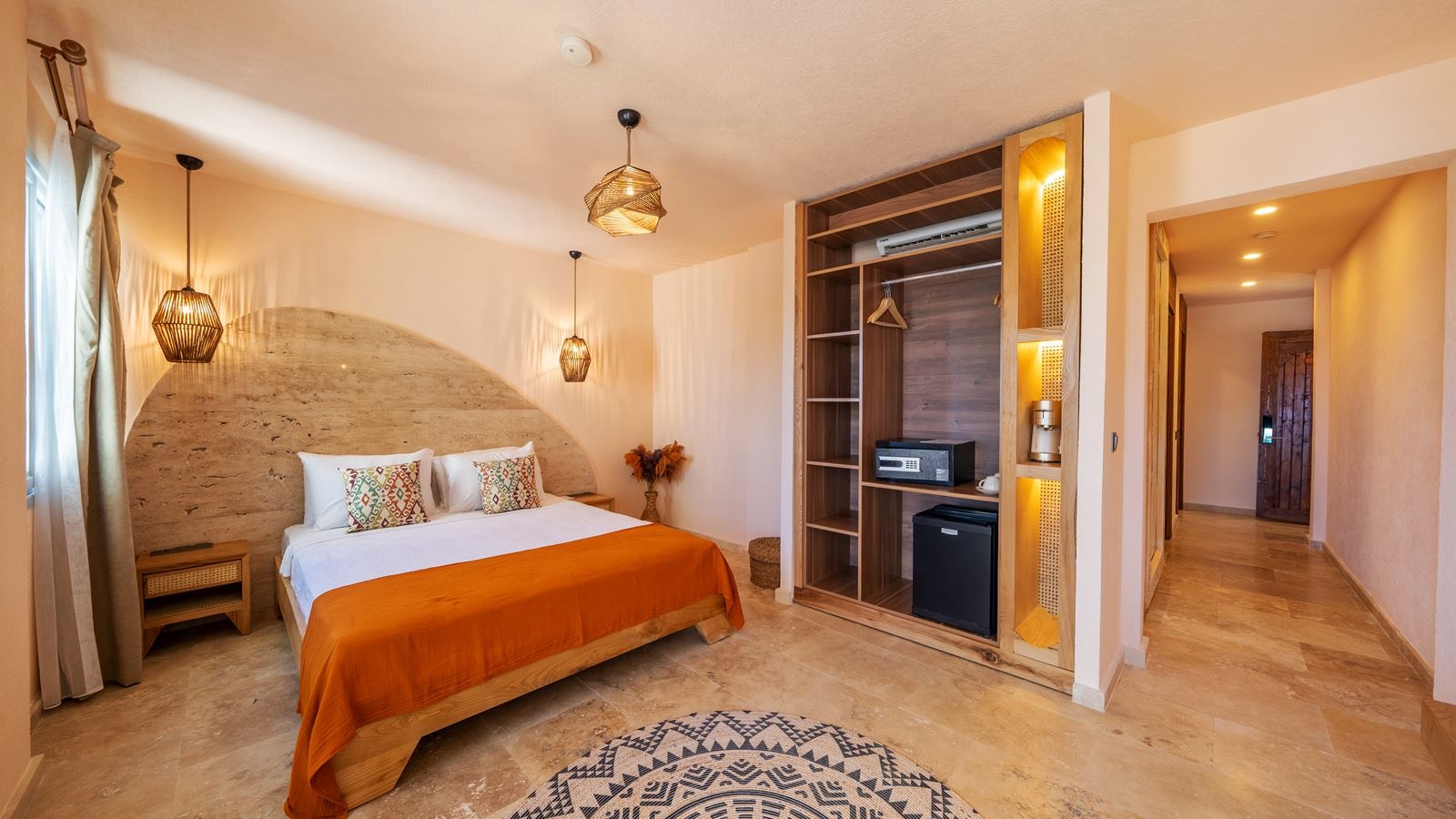 rooms-1-bedroom-suite-with-sea-view