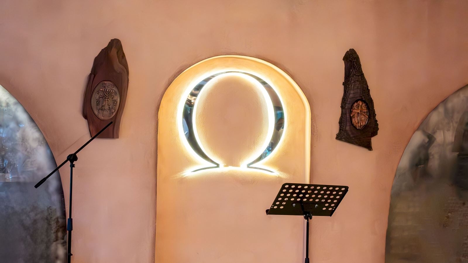 restaurants-iconic-beach-bar--restaurant