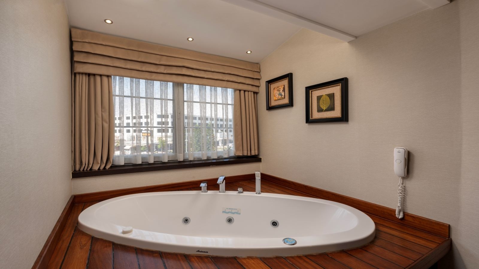 rooms-family-room