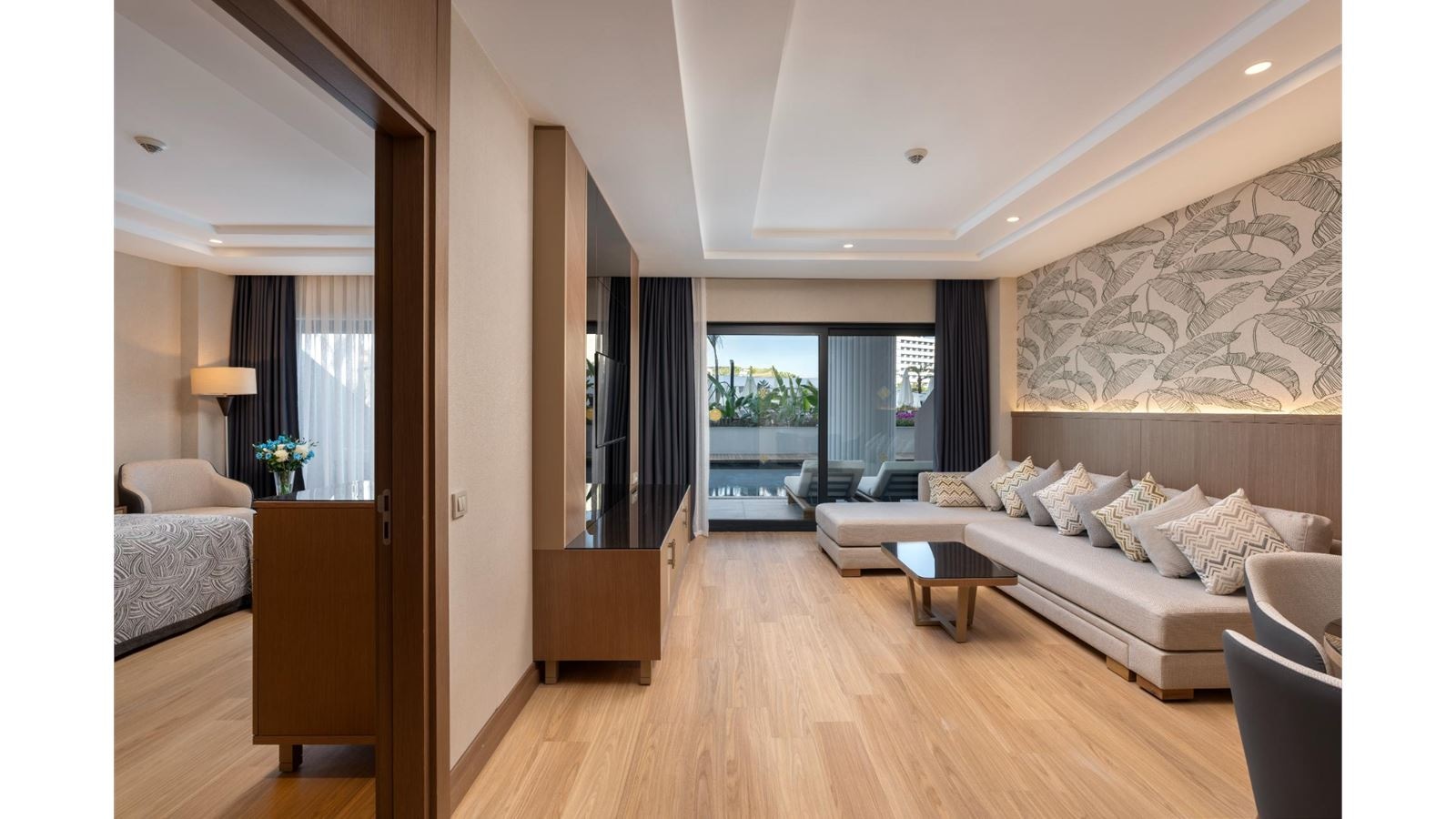 rooms-family-swim-up-suite