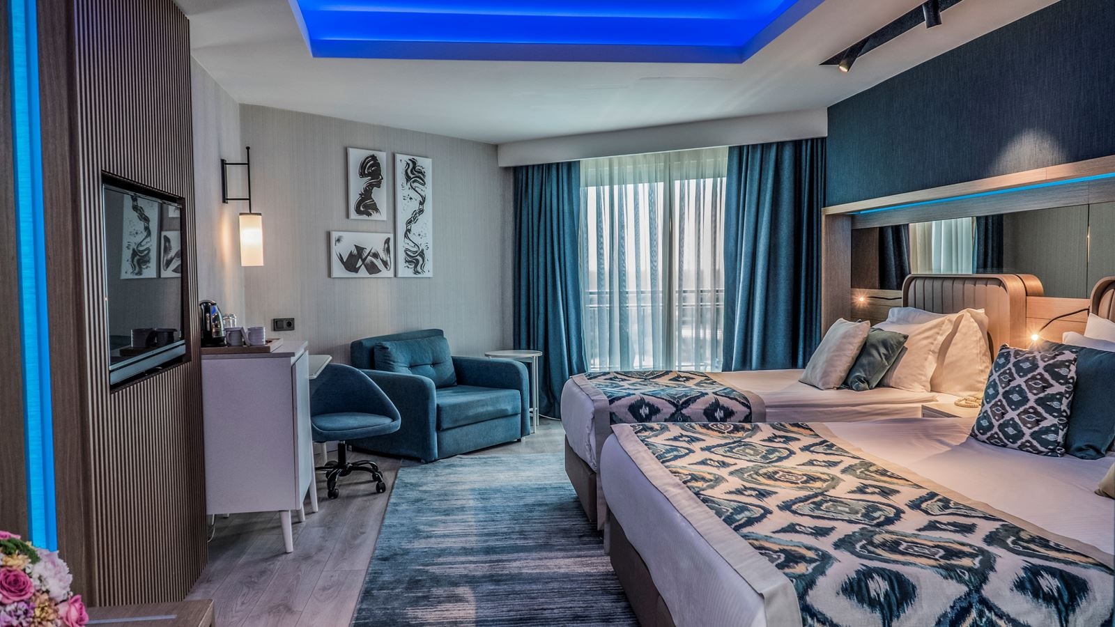 rooms-superior-standard-room-land-view-with-balcony