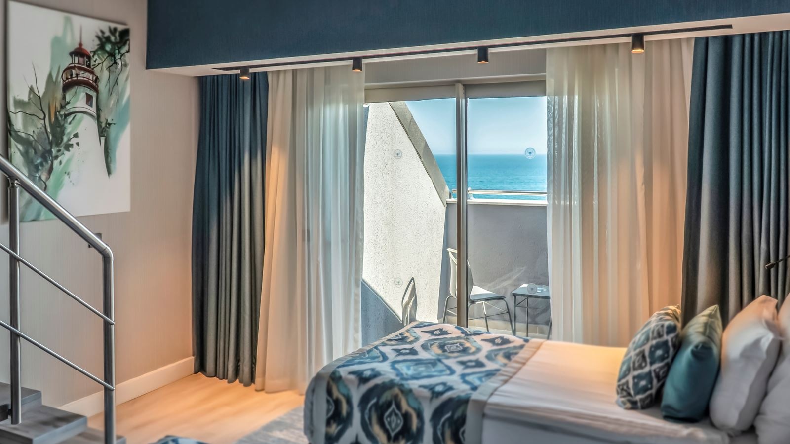 rooms-duplex-family-room