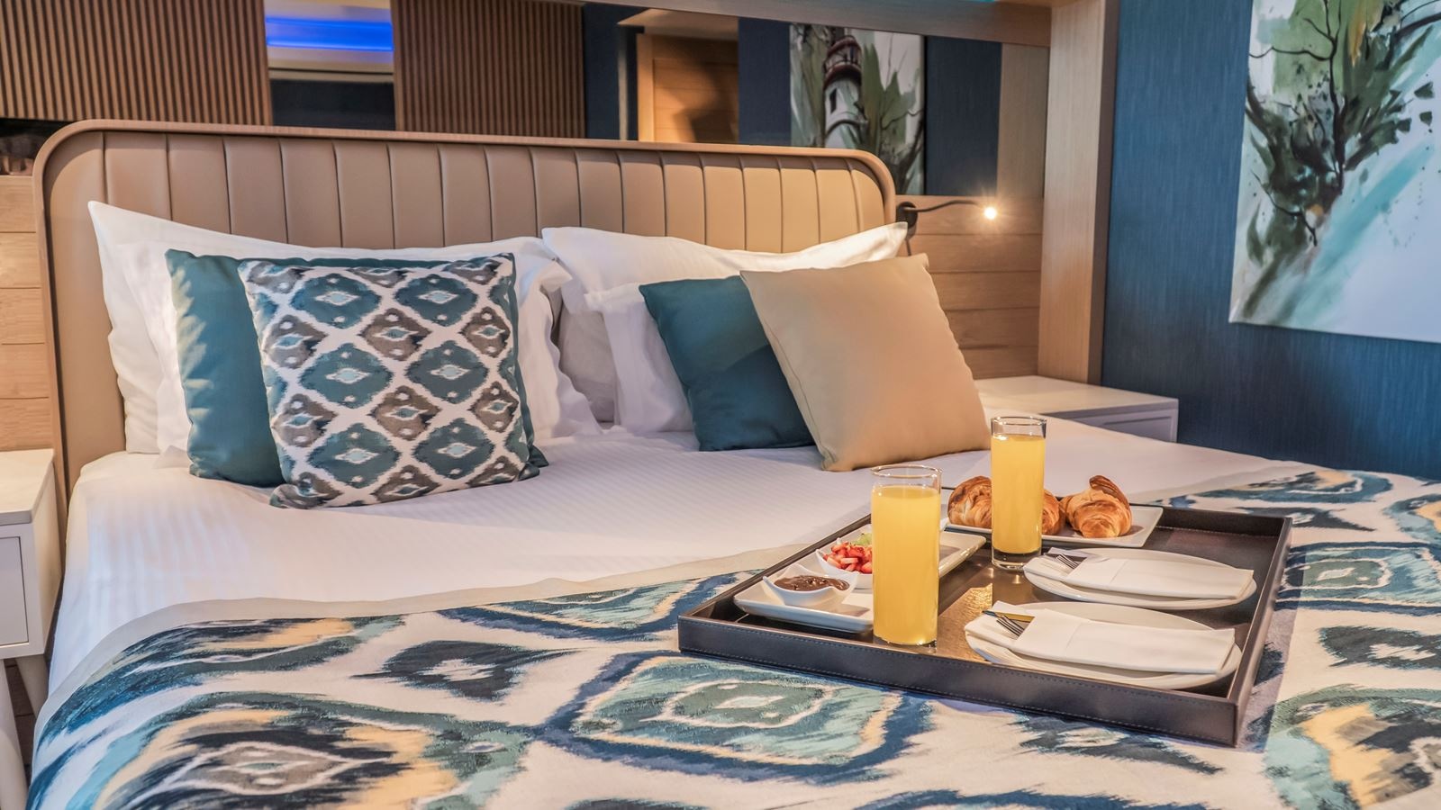 rooms-superior-standard-room-side-sea-view-with-balcony