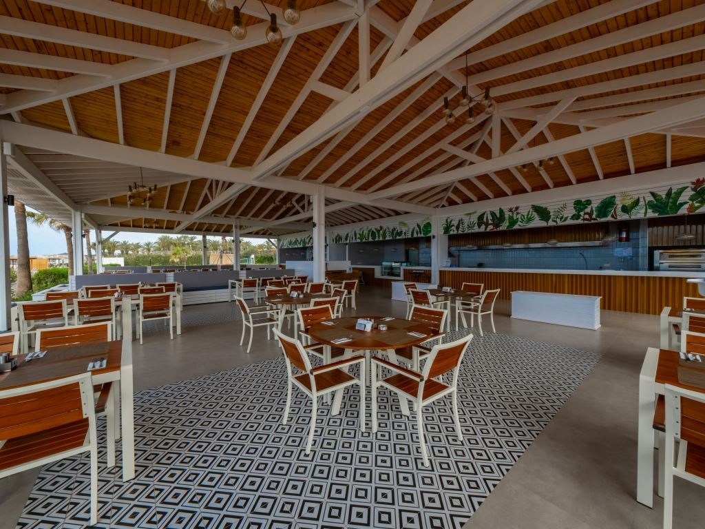 restaurants-gusto-italian-snack-restaurant