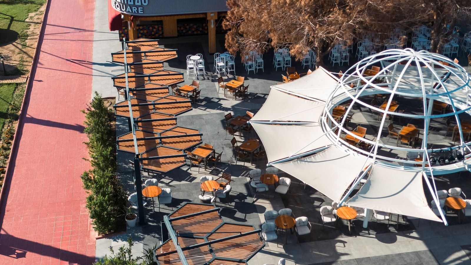 restaurants-main-building