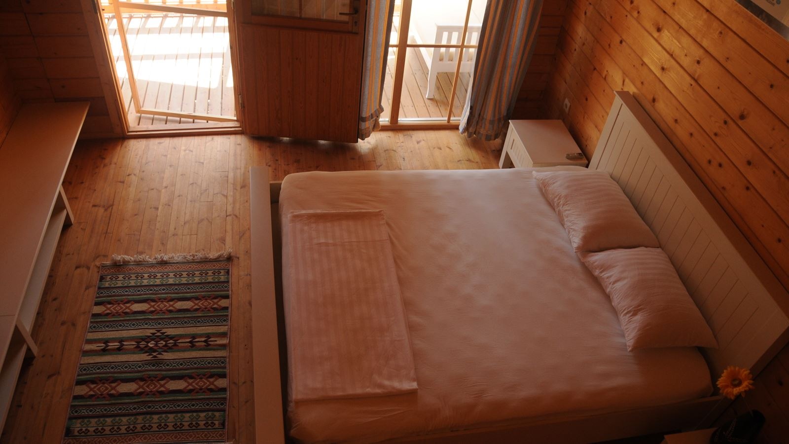 rooms-bungalow-room-2-bedrooms