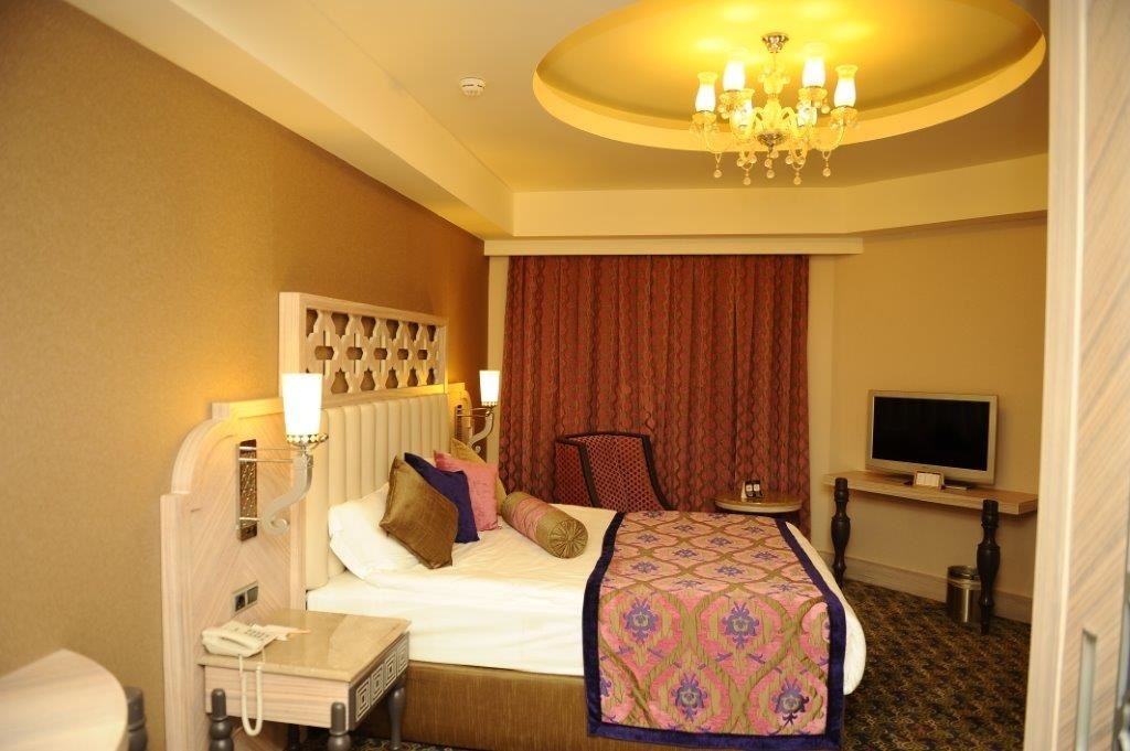 rooms-duplex-family-room