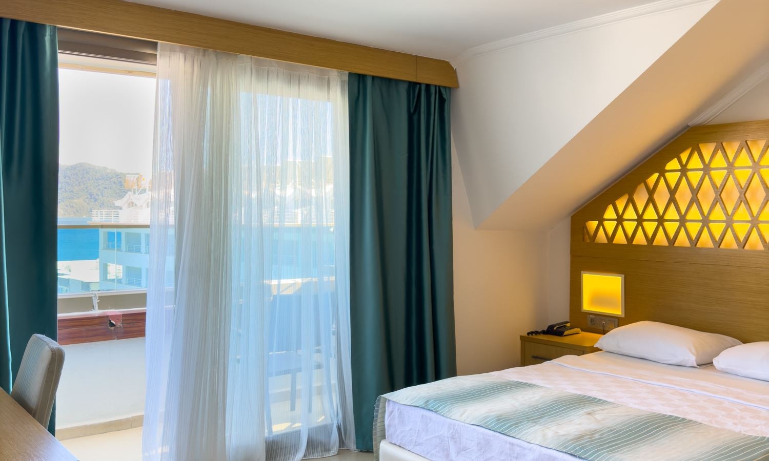rooms-deluxe-plus-sea-view