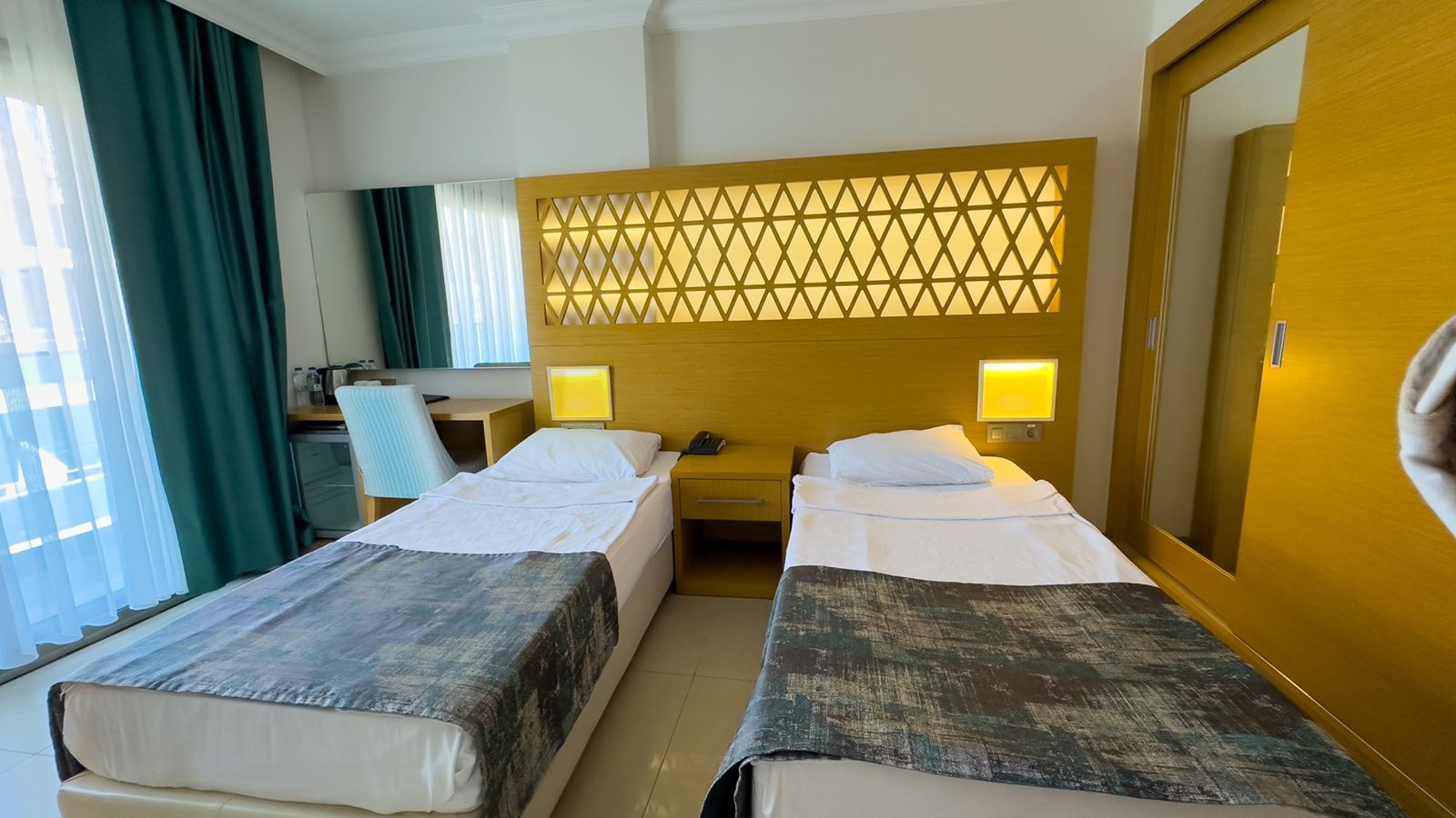 rooms-deluxe-plus-sea-view