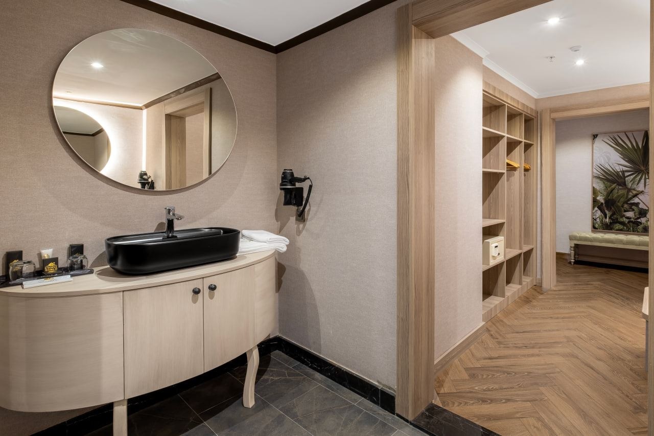rooms-deluxe-suite