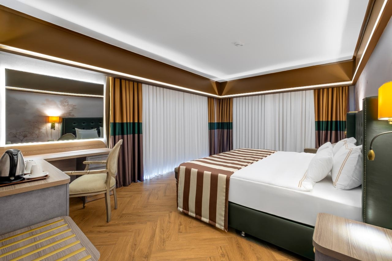rooms-corner-suite-room
