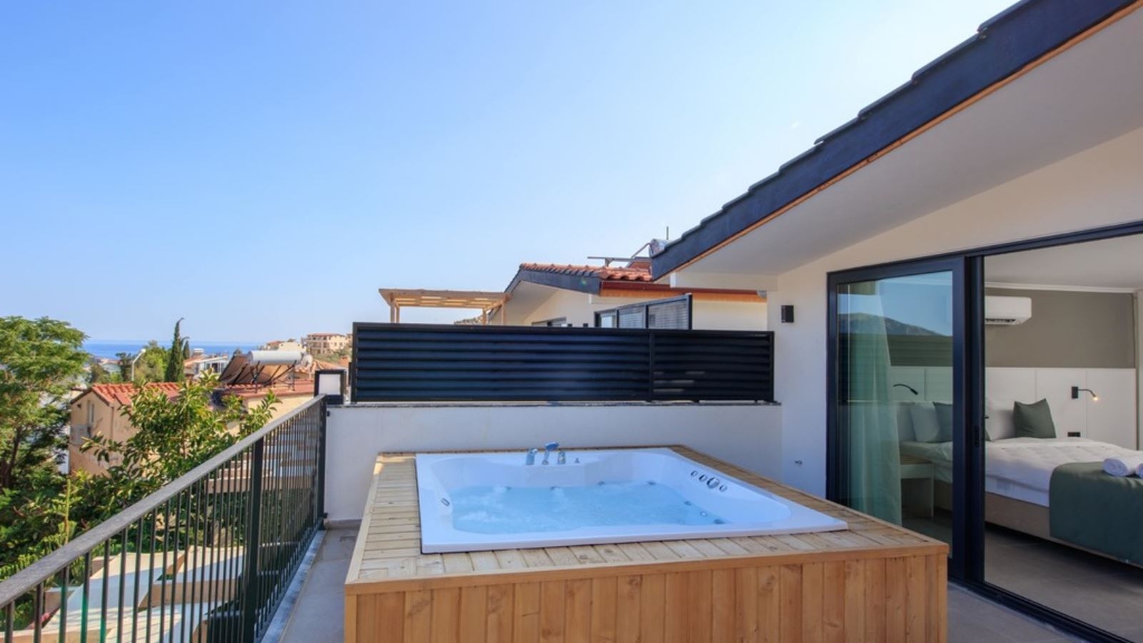 rooms-teras-jakuzi-suit