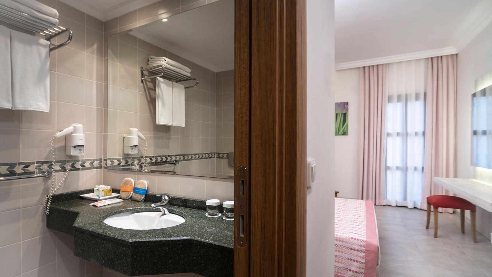 rooms-main-building-standard-room