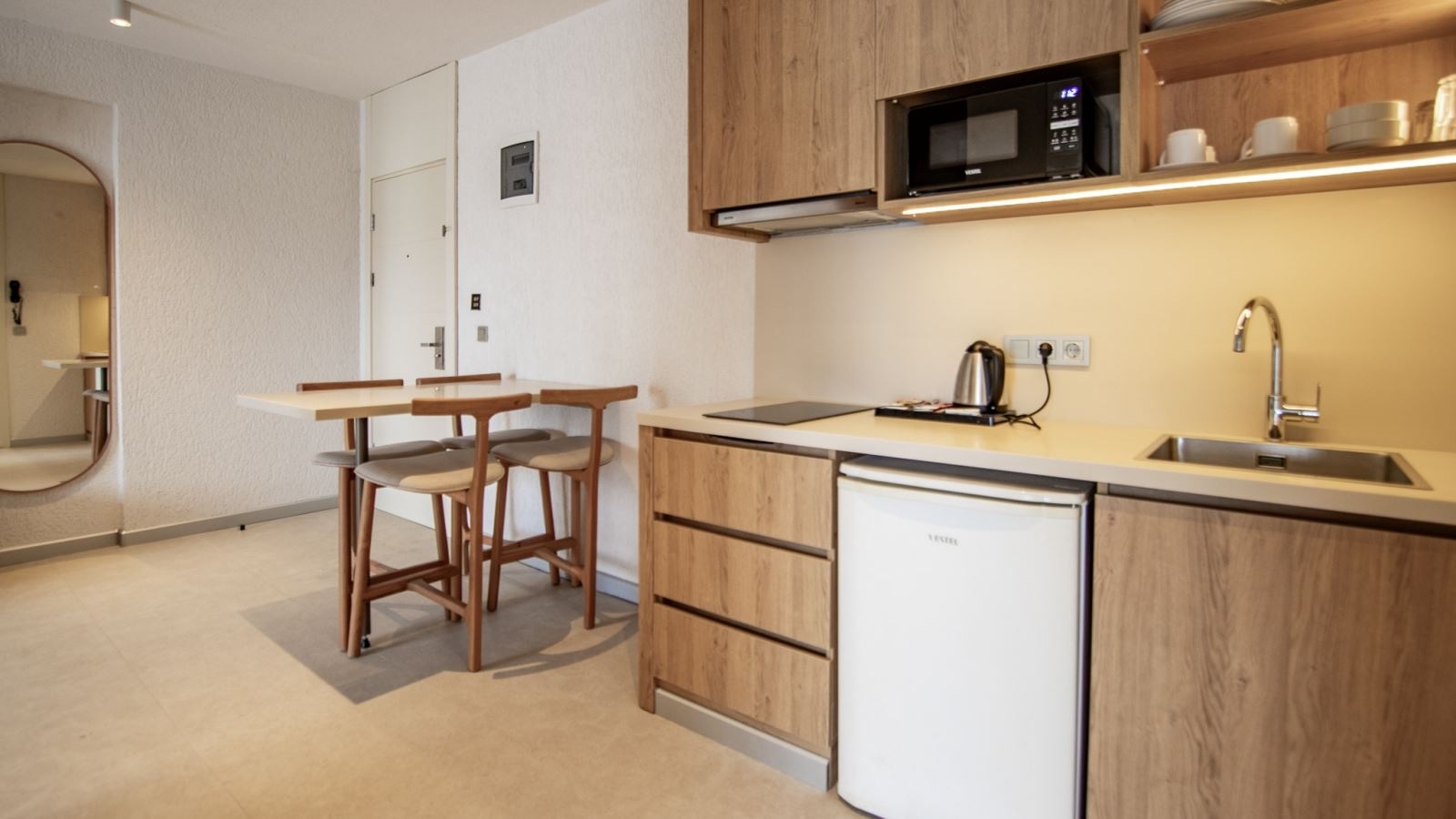 rooms-main-building-family-room