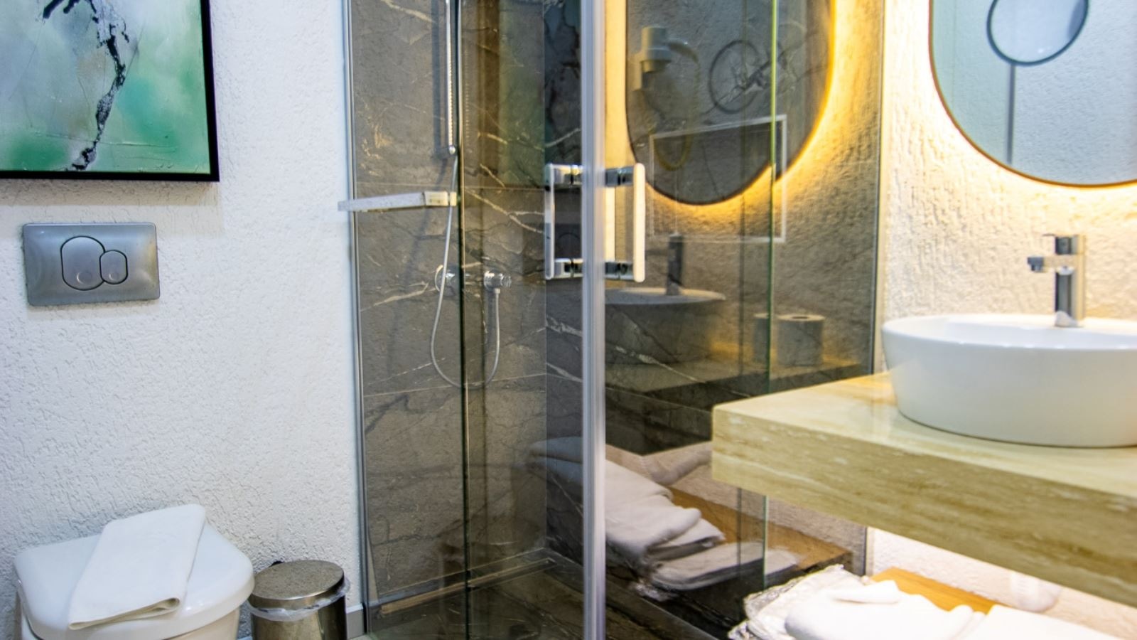 rooms-main-building-family-room