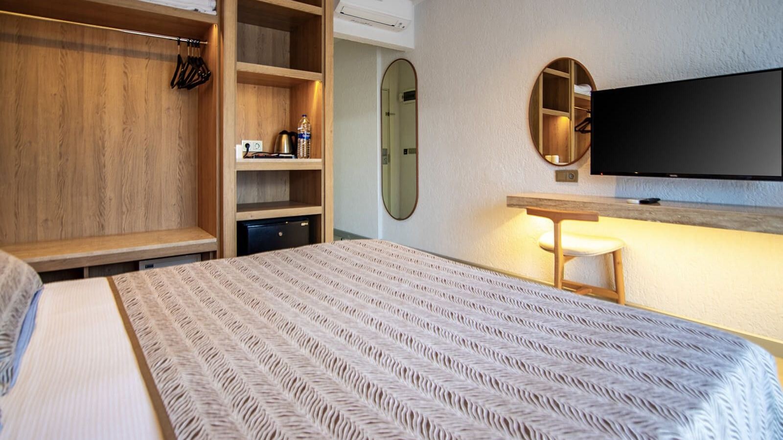 rooms-main-bulding-standart-room