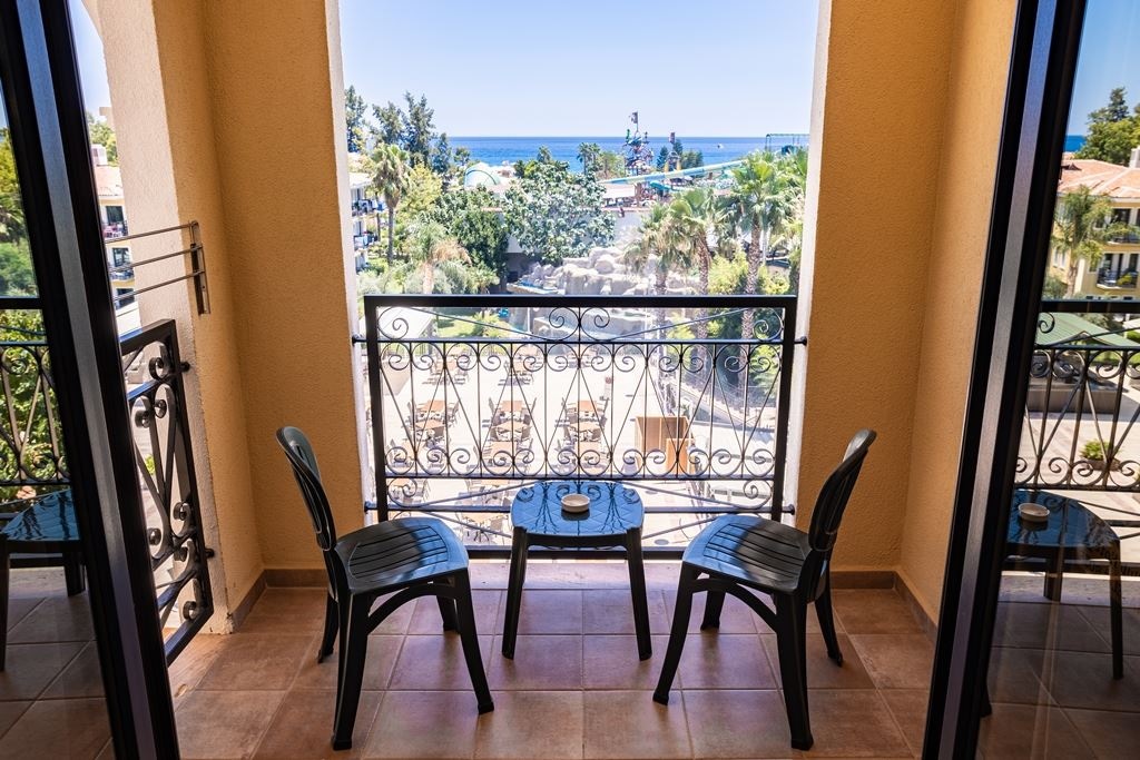 restaurants-aqua-blue-ala-carte