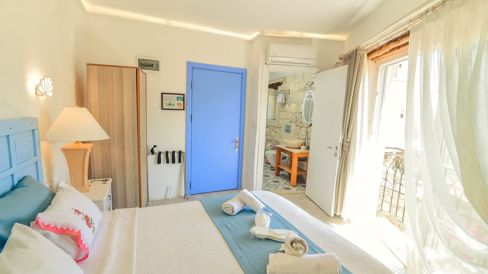 rooms-deluxe-room-sokak-manzarali
