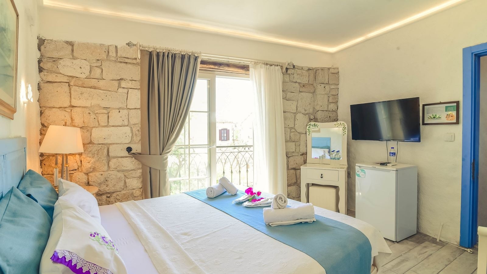 rooms-deluxe-room-sokak-manzarali