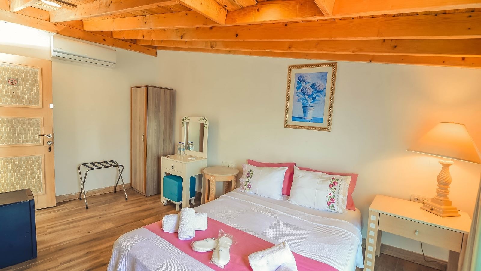 rooms-comfort-oda-dag-veya-havuz-manzarali-balkonlu