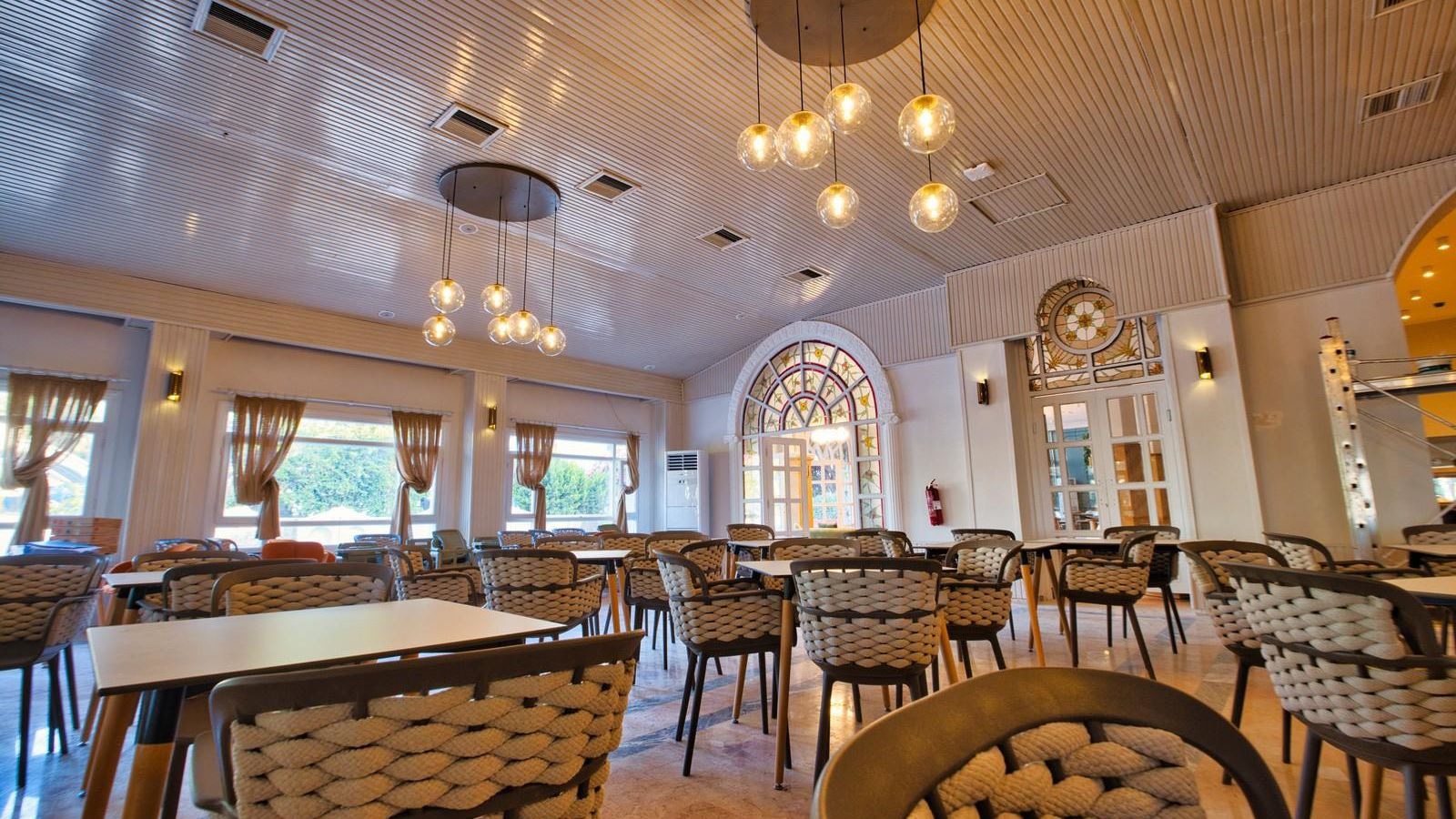 restaurants-main-restaurant