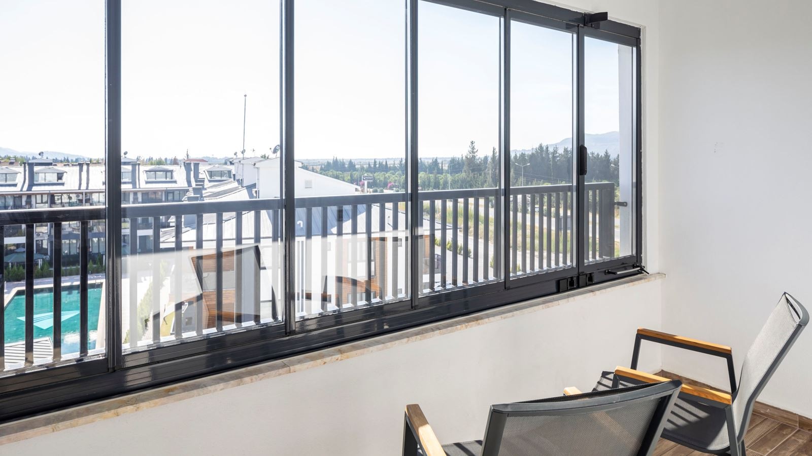 rooms-standart-kara-manzarali-oda