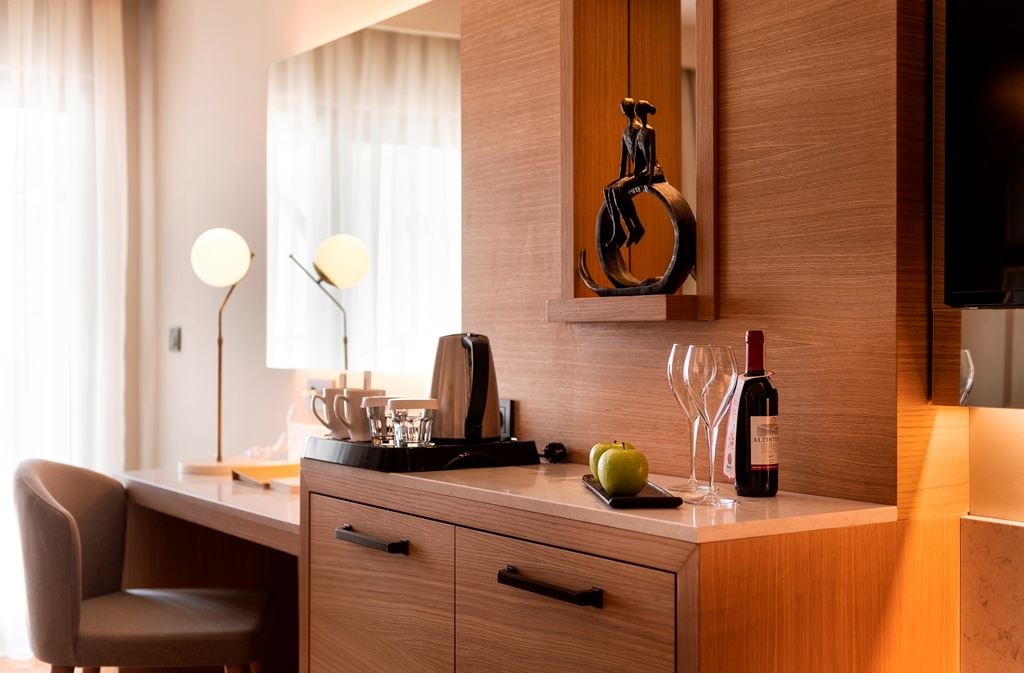 rooms-deluxe-room-garden-view