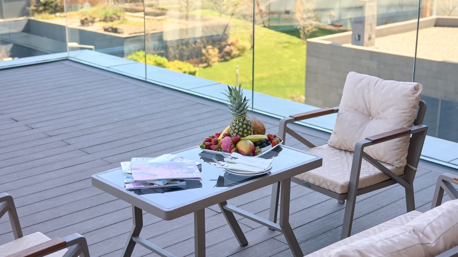 rooms-one-bedroom-apartment-with-terrace