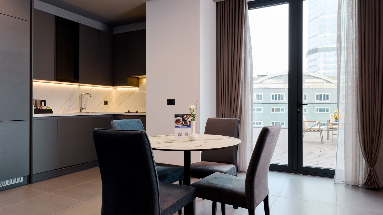 rooms-one-bedroom-apartment-with-terrace