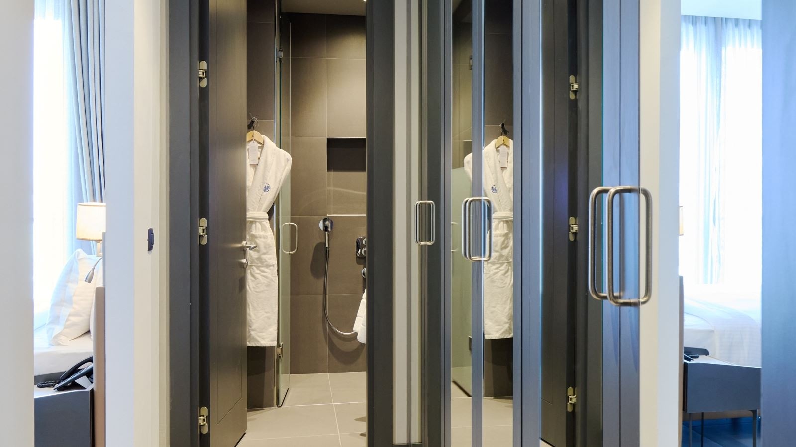 rooms-family-two-bedroom-suite