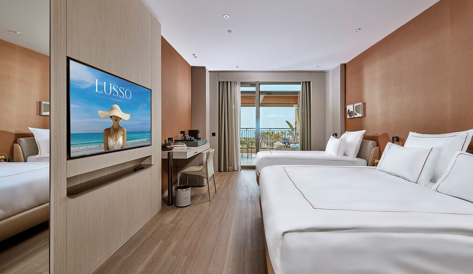 rooms-superior-sea-view-jacuzzi-room