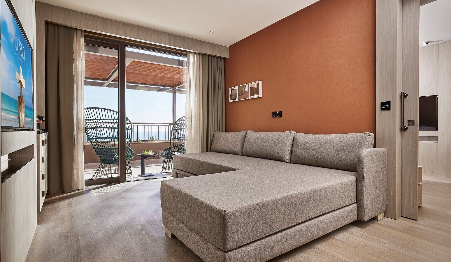 rooms-superior-family-suite-sea-view-room