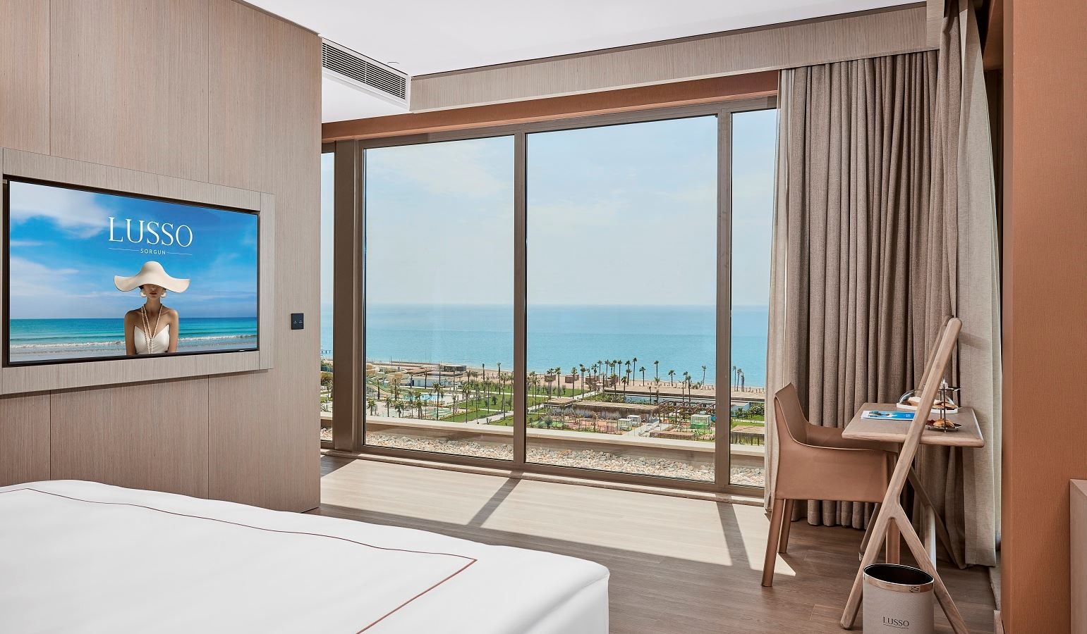 rooms-honeymoon-penthouse-room-sea-view